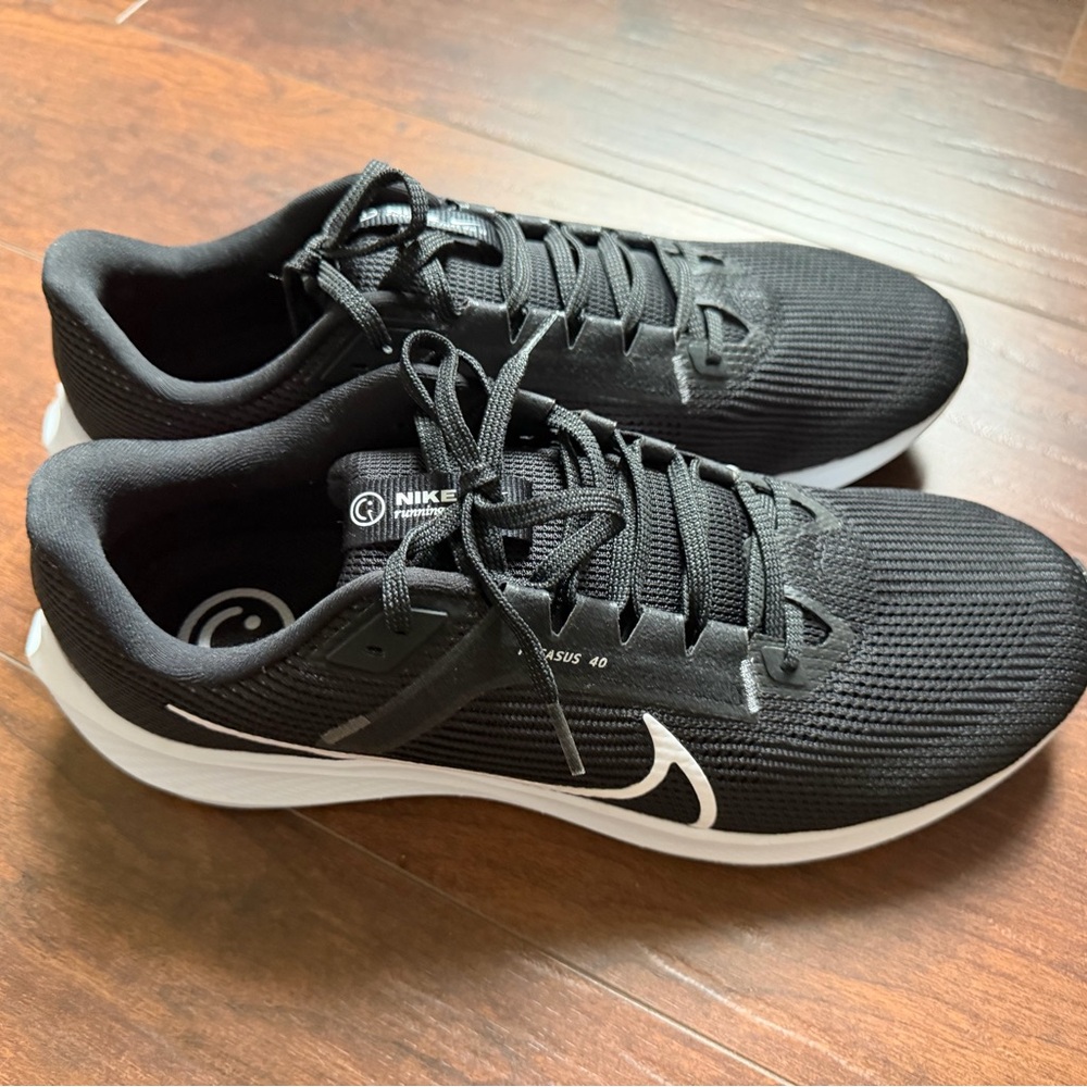 Nike Pegasus 40 Men's Running Shoes - Black/White - Picture 3 of 6